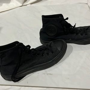 Converse High Tops, like new, unisex shoe, size 8 men and size 10 women